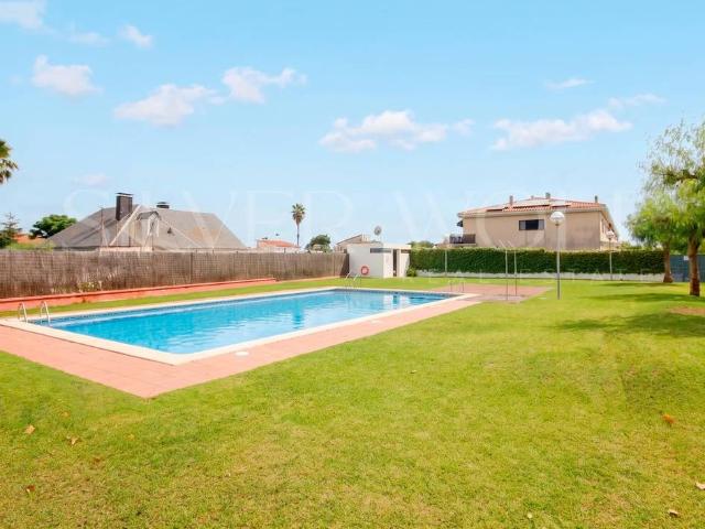 Casa adosada en Venta en Santa Maria