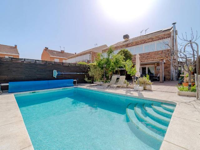Casa adosada en Venta en Santa María de Benquerencia