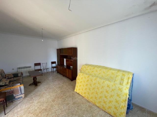 Casa adosada en venta en Santa Marta de Magasca. ADOSADO CON TERRENO EN SANTA MARTA DE MAGASCA. Casas adosadas Santa Marta de.