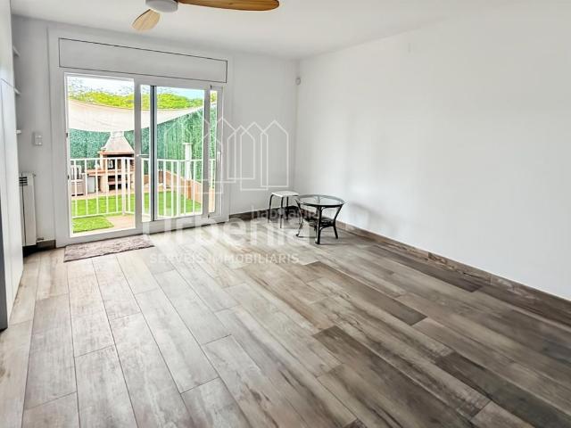 Casa adosada en venta en Santa Susanna. Magnífica casa adosada lista para entrar a vivir en Santa Susanna. Casas adosadas Santa.