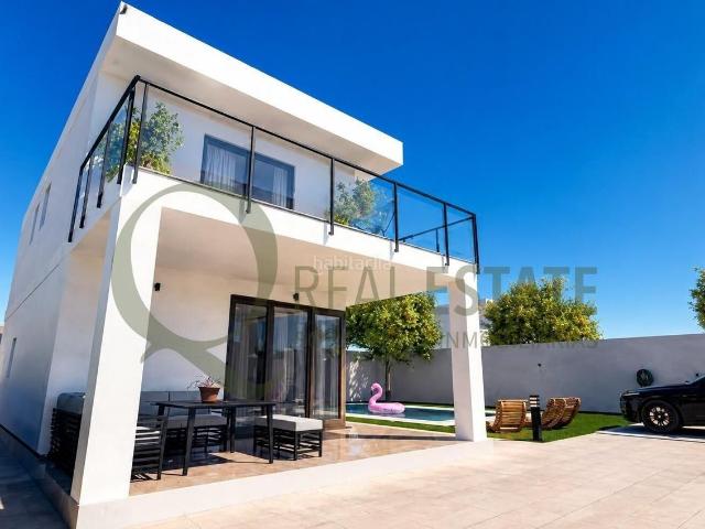 Casa adosada en venta en Santa Pola, Monte y Mar. Adosado en Gran Alacant con terraza, jardín y vistas despejadas. Casas adosadas Santa.