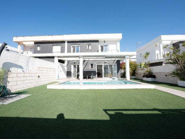 Casa adosada en venta en Santa Pola, Monte y Mar. Lujo y Diseño Moderno! Espectacular Chalet con Piscina Privada en Gran Alacant. Casas adosadas Santa.