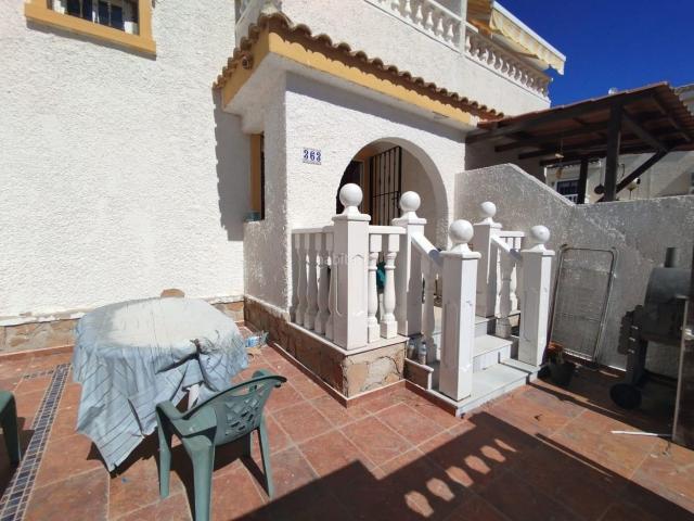 Casa adosada en venta en Santa Pola, Monte y Mar. Soleado adosado en urbanizacion cerrada en Gran AlacantSanta Pola. Casas adosadas Santa.