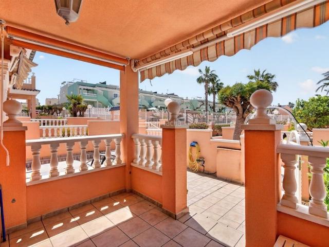 Casa adosada en venta en Santa Pola, Novamar Mediterráneo. Casa adosada en esquina a 1 km de la playa de Carabassí Gran Alacant. Casas adosadas Santa.