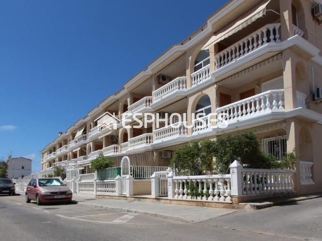 Casa adosada en venta en Santa Pola, Playa Tamarit Playa Lissa. Bungalow en planta baja a 200 metros de la playa en Santa Pola, Alicante. Casas adosadas Santa.