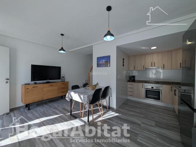Casa adosada en venta en Santa Pola, Playa Tamarit Playa Lissa. PRIMERA LÍNEA DE PLAYA! BONITO ADOSADO REFORMADO CON TERRAZA Y GARAJE. Casas adosadas Santa.