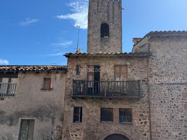 Casa adosada en venta en Santa Pau. Casa en en centro histórico de SANTA PAU. Casas adosadas Santa.