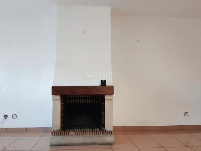 Casa adosada en venta en Santa Perpètua de Mogoda. CASA ADOSADA EN TERRABLANCA TOTALMENTE EXTERIOR, ESTANCIAS AMPLIAS, 2 BAÑOS, 3 HABITACIONES ORIGINALMENTE 4, GRAN GARAGE. Casas adosadas Santa.
