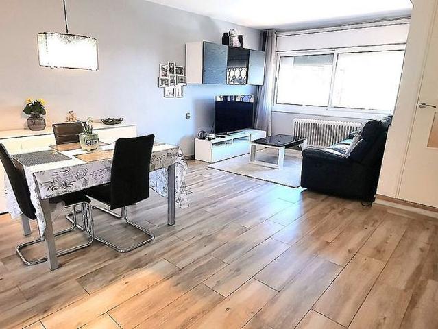 Casa adosada en venta en Santa Perpètua de Mogoda, de 158 m² 3 habitaciones por 419.900