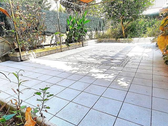 Casa adosada en venta en Santa Perpètua de Mogoda, de 172 m² 4 habitaciones por 439.900