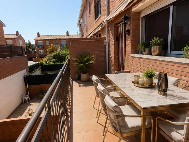 Casa adosada en Venta en Santa Perpètua de Mogoda