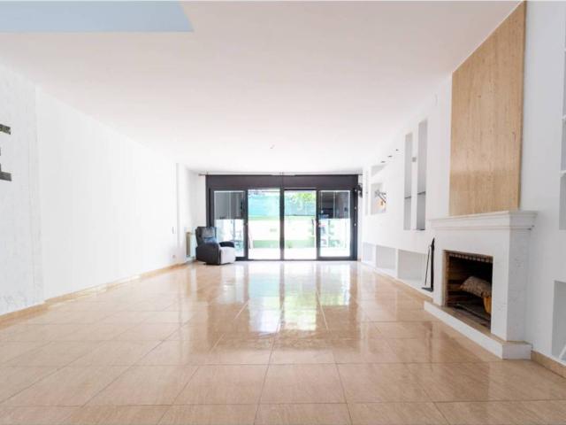 Casa adosada en Venta en Santa Perpètua de Mogoda