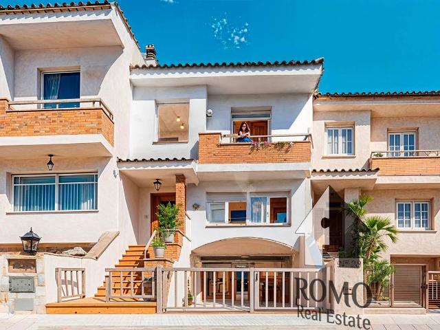Casa adosada en Venta en Santa Perpètua de Mogoda