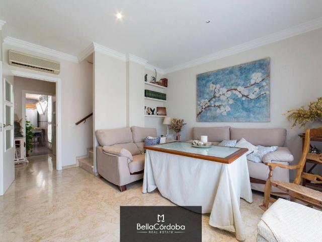 Casa adosada en Venta en Santa Rosa Valdeolleros