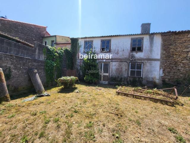 Casa adosada en venta en Santiago de Compostela, Parroquias de Santiago. Casa de piedra con terreno en venta en Grisoa Santiago de Compostela. Casas adosadas Santiago de.