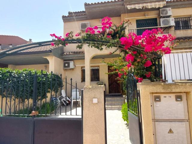 Casa adosada en Venta en Santiago de la Ribera