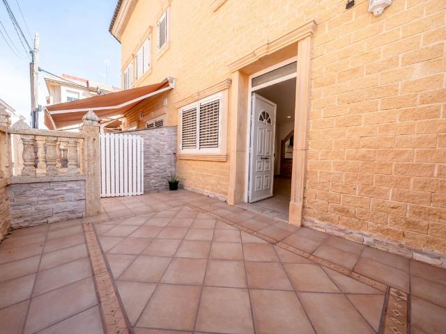 Casa adosada en Venta en Santiago de la Ribera