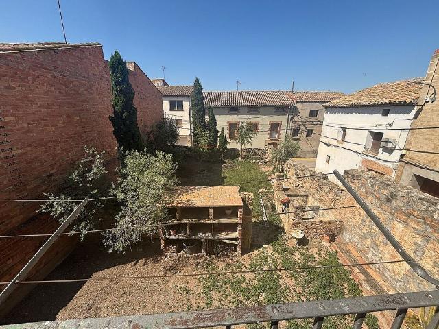 Casa adosada en venta en Sarroca de Lleida, de 120 m² 3 habitaciones por 120.000