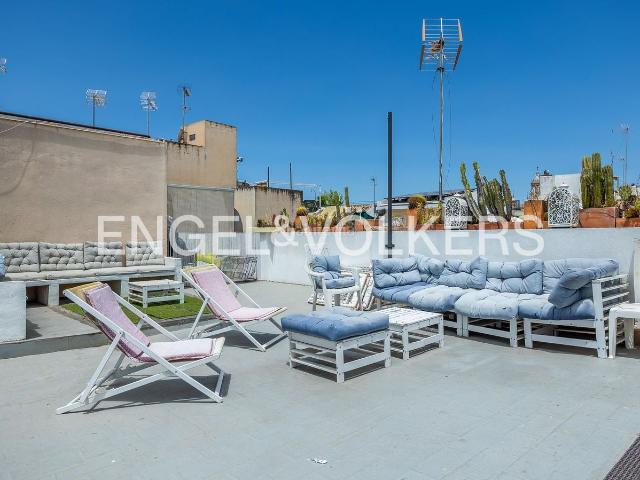 Casa adosada en venta en Sevilla, Alfalfa Santa Cruz. Exclusiva casa señorial rehabilitada en el corazón de Sevilla con vivienda independiente y gran potencial de rentabilidad. Casas adosadas.