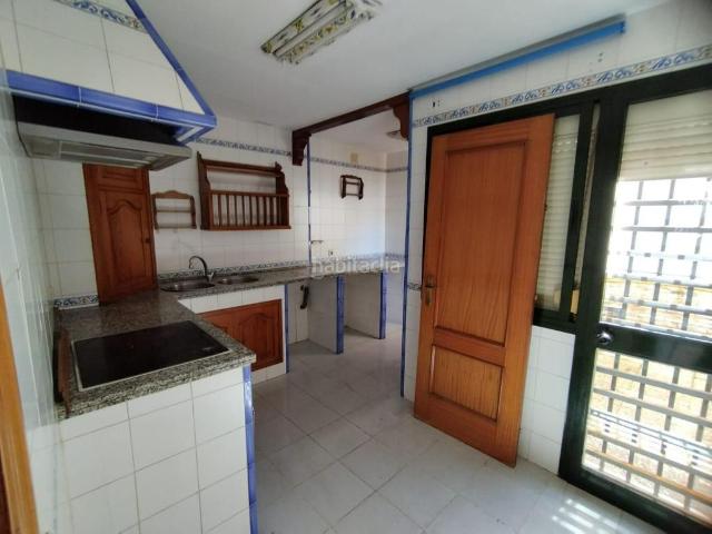 Casa adosada en venta en Sevilla, Colores Entreparques. Oportunidad casa unifamiliar en Sevilla Este. Casas adosadas.