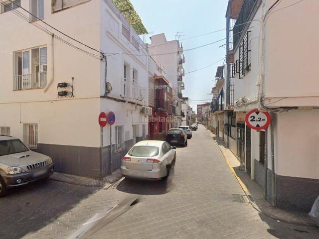 Casa adosada en venta en Sevilla, La Plata. Vivienda unifamiliar en Sevilla. Activo inmobiliario SIN POSESIÓN, NO SE PUEDE VISITAR. Casas adosadas.