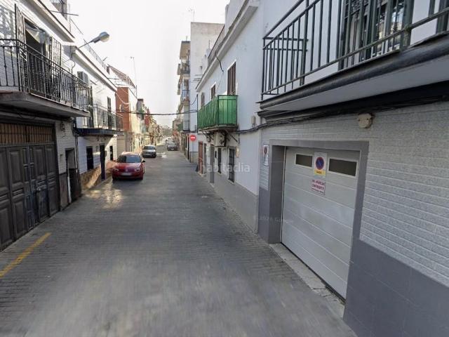 Casa adosada en venta en Sevilla, La Plata. Adosado en Sevilla. Activo inmobiliario SIN POSESIÓN, NO SE PUEDE VISITAR. Casas adosadas.