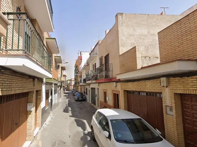 Casa adosada en venta en Sevilla, Palmete. Adosado en Sevilla. Activo inmobiliario SIN POSESIÓN, NO SE PUEDE VISITAR. Casas adosadas.
