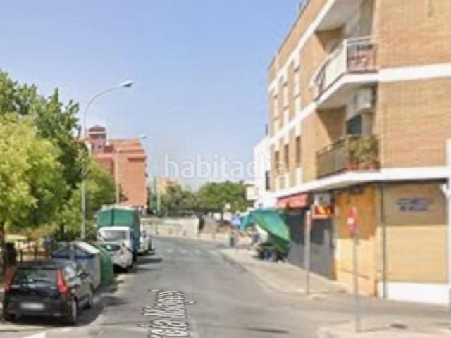 Casa adosada en venta en Sevilla, Palmete. ADOSADA OCUPADA A LA VENTA EN PALMETE. Casas adosadas.