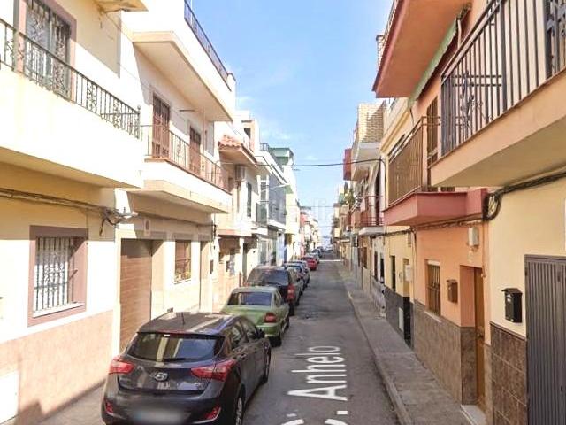 Casa adosada en venta en Sevilla, Palmete. CASA ADOSADA OCUPADA A LA VENTA EN PALMETE. Casas adosadas.