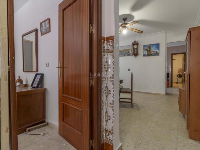 Casa adosada en venta en Sevilla, Palmete. CASA DE DOS PLANTAS Y AZOTEA A LA VENTA EN PADRE PIO. Casas adosadas.
