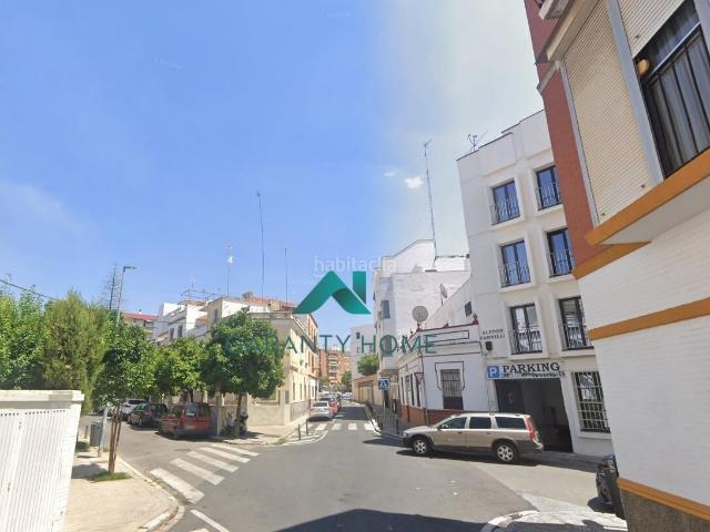 Casa adosada en venta en Sevilla, San Pablo. Adosado en venta en Nervión, Sevilla. Casas adosadas.