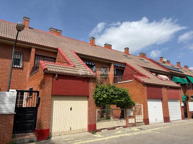 Casa adosada en Venta en Sector 3