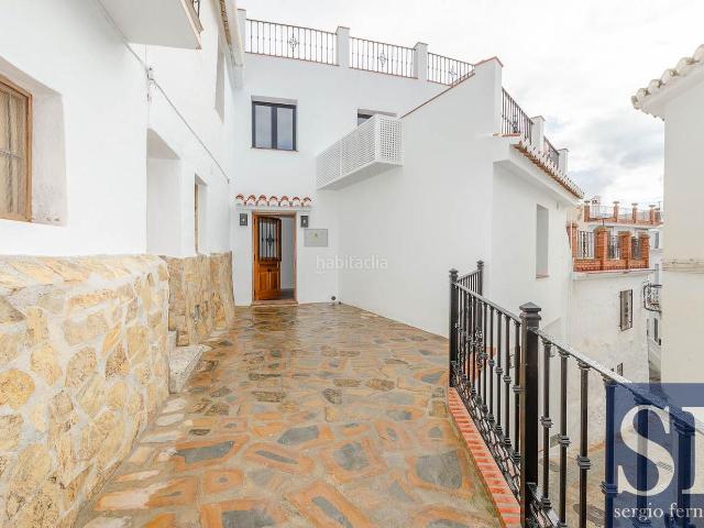 Casa adosada en venta en Sedella. Casas adosadas.