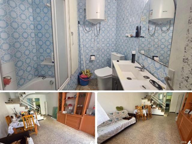 Casa adosada en venta en Sénia La. Casa adosada en venta en La Sénia con terraza. Casas adosadas Sénia.