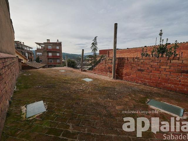 Casa adosada en venta en Sentmenat, de 260 m² 1 habitación por 97.000