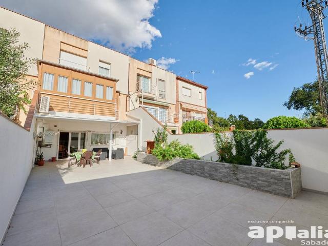 Casa adosada en Venta en Sentmenat