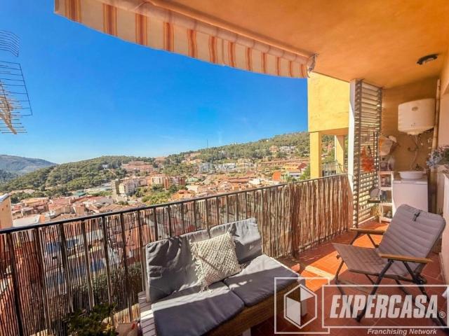 Casa adosada en venta en Serra. Casas adosadas.