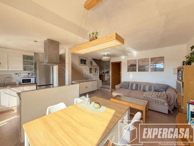 Casa adosada en venta en Serra. Casas adosadas.