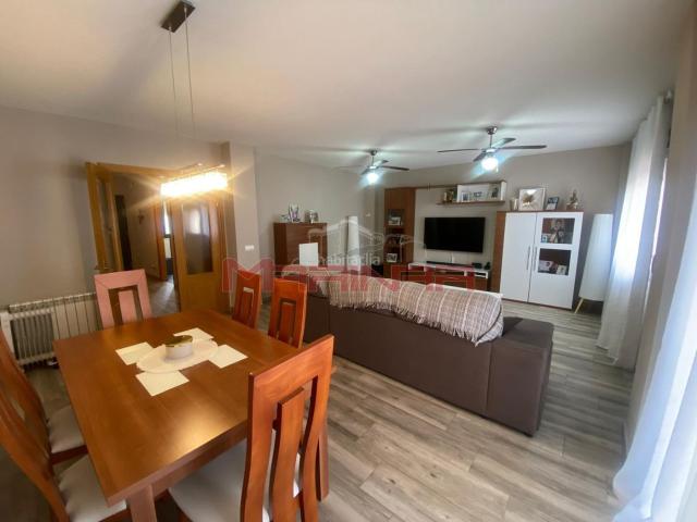 Casa adosada en venta en Seseña, Los Robles. Adosado en Seseña. Casas adosadas.