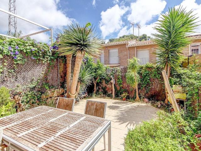 Casa adosada en venta en Sitges, de 206 m² 4 habitaciones por 575.000