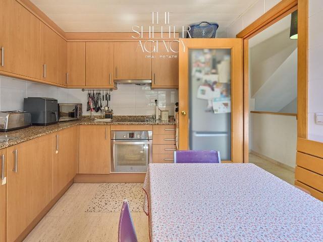 Casa adosada en venta en Sitges, Levantina Montgavina Quintmar Costa Dorada. Casa adosada esquinera con jardín y piscina comunitaria en Quint Mar, Sitges. Casas adosadas.