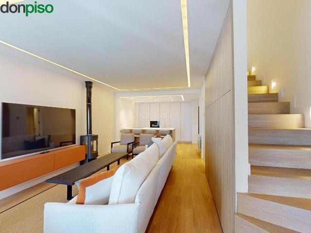 Casa adosada en venta en Sierra Nevada, Zona alta. Exclusiva vivienda de lujo en Sierra Nevada. Renovada y lista para vivir o invertir. Casas adosadas Sierra.
