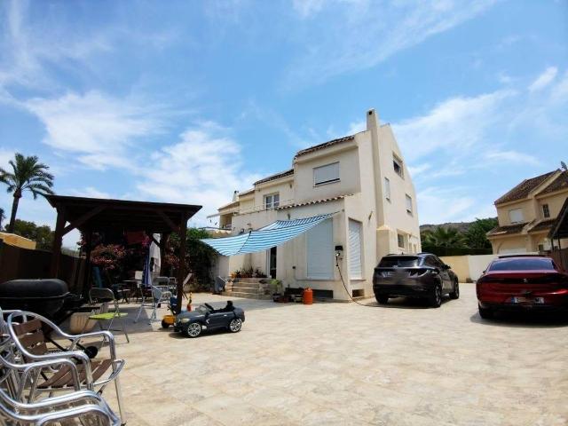 Casa adosada en Venta en Sierra Helada