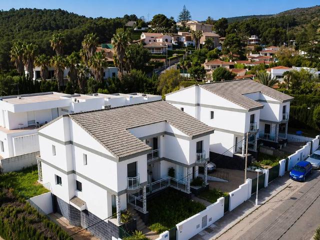 Casa adosada en Venta en Sierra Perenchiza Cumbres de Calicanto Sto Domingo