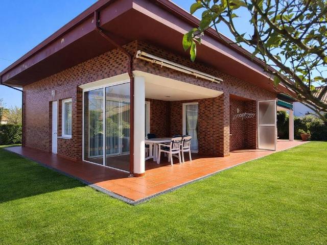 Casa adosada en Venta en Suances