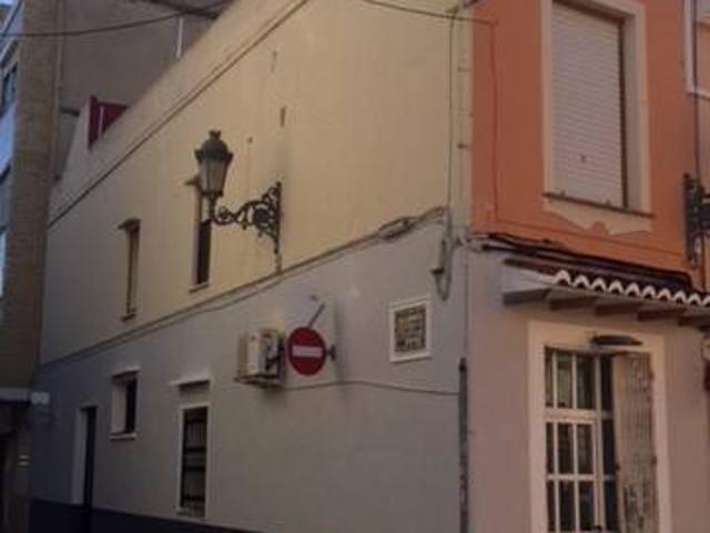 Casa adosada en Venta en Sueca ciudad