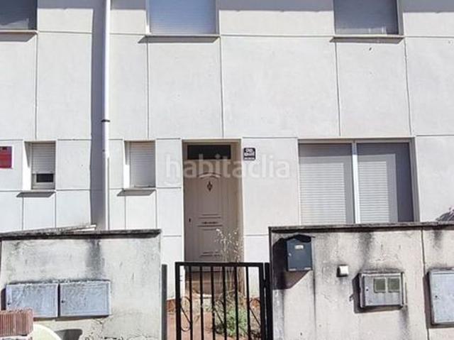 Casa adosada en venta en Pozaldez. Chalet Independiente, Ideal para INVERTIR o para VIVIR en POZALDEZ. NO COBRAMOS HONORARIOS AL COMPRADOR. Casas adosadas.