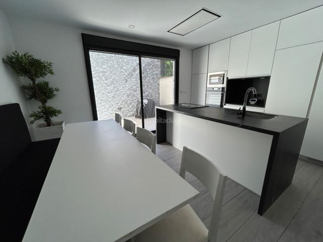 Casa adosada en venta en Pozuelo de Calatrava. EXLUSIVO CHALET ADOSADO CON CALIDADES DE LUJO. Casas adosadas Pozuelo de.