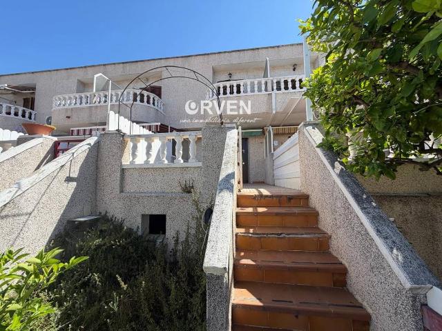Casa adosada en Venta en Población de Arroyo