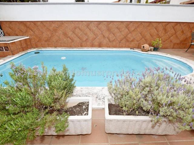 Casa adosada en Venta en Población de Arroyo